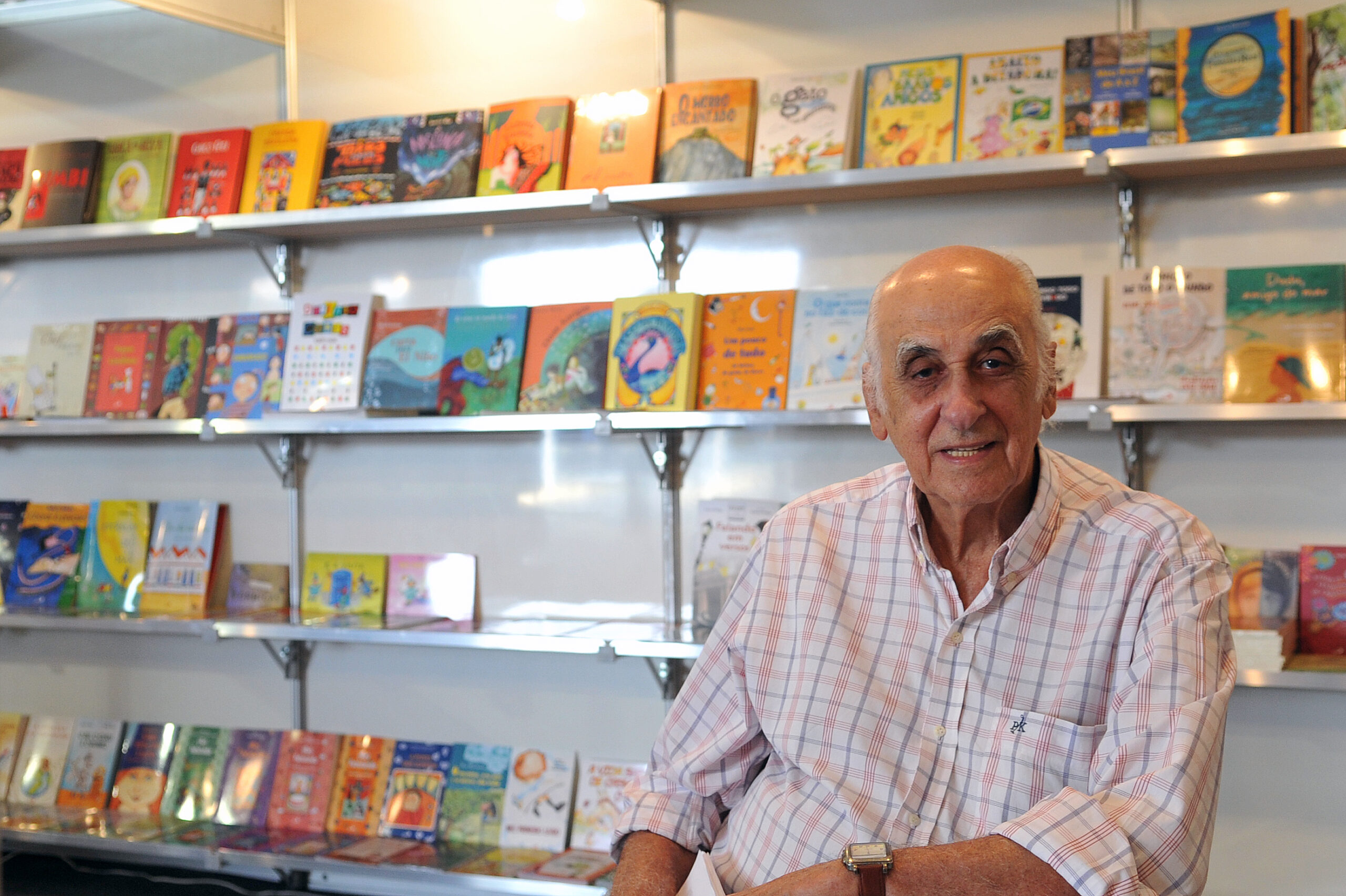 Em Brasília, durante a 1ª Bienal Brasil do Livro e da Leitura, em 2012.